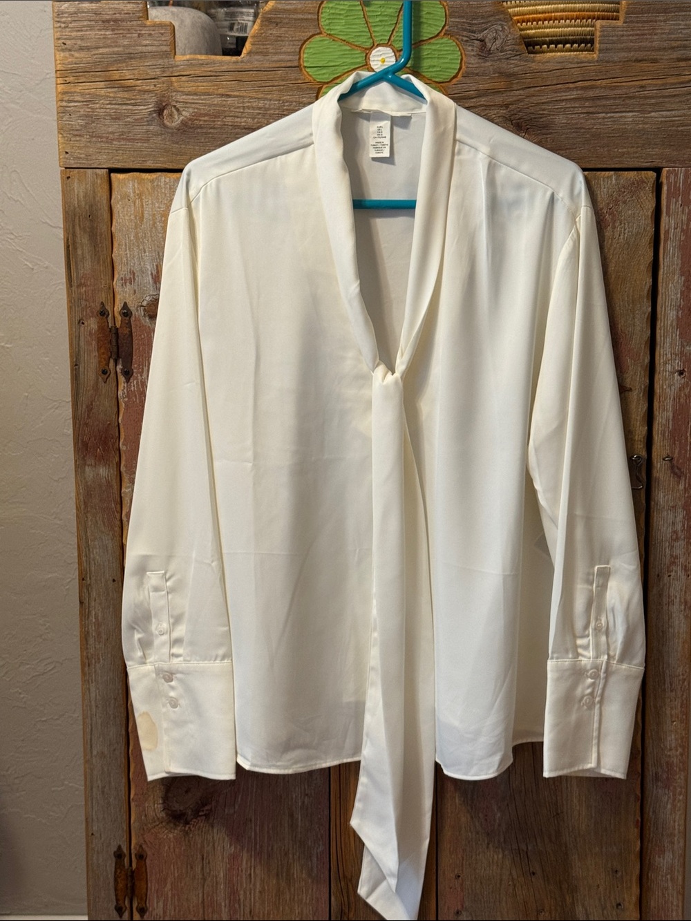 H&M Women’s Ivory Tie-Neck Silky Blouse large